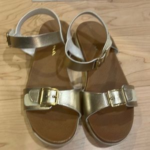 Girls sandals size 5